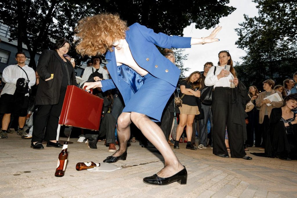 PERFORMANCE: FILIPKA RUTKOWSKA | “ THE IRON LIPSTICK”
