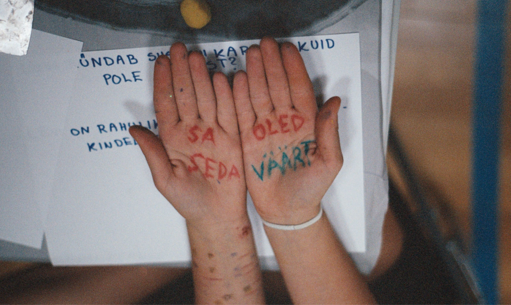 EXHIBITION: HOLD ME DEARLY: A MONUMENT TO SURVIVAL